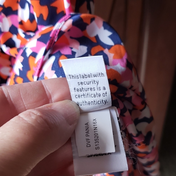 Diane Von Furstenberg top NWT - Picture 7 of 8